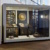 Vitrine der Ausstellung "Beschläge". Foto: Esther Hoyer, Grassi Museum für angewandte Kunst