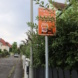 Beschilderung an einer schmalen Anliegerstraße. Foto: Ralf Julke