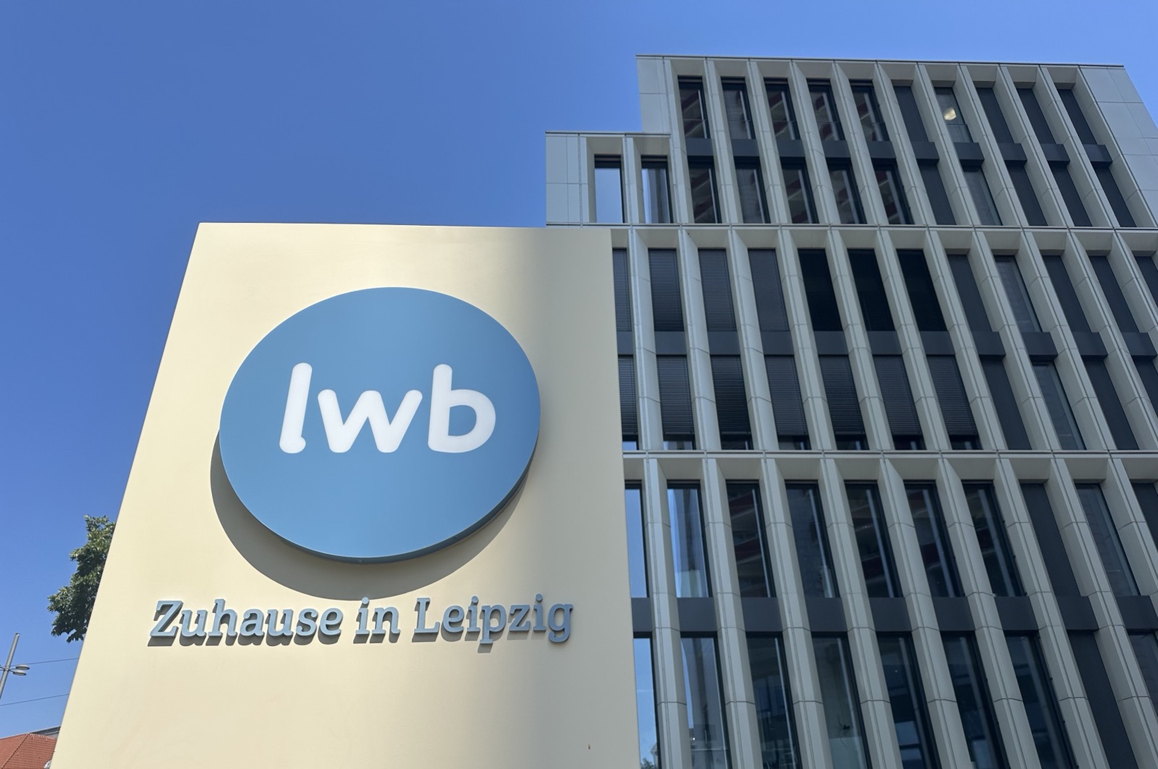LWB-Sitz an der Wintergartenstraße. Foto: Marco Brás dos Santos