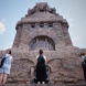 Das Team von kridebude vorm Völkerschlachtdenkmal. Foto: Marcel Noack