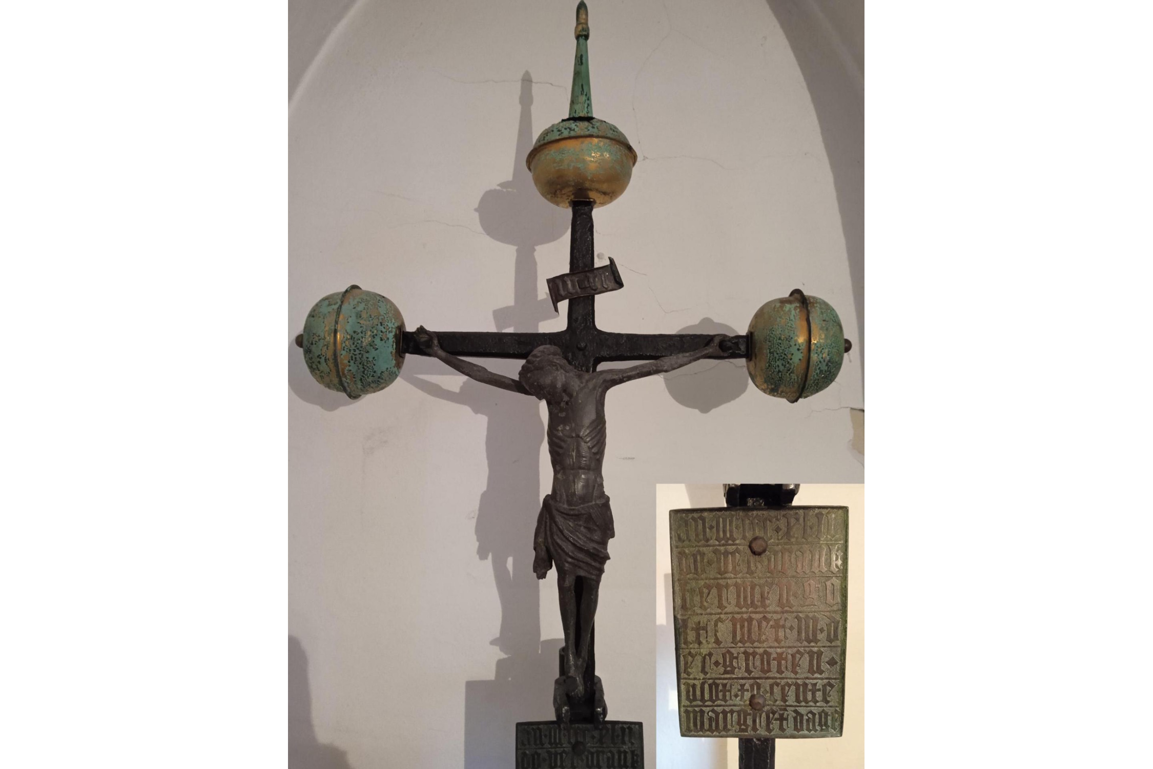 Inschrift eines Reliquienkreuzes aus der Mitte des 14.Jahrhunderts aus der Pfarrei St. Albani in Göttingen: „Im Jahr
1342 ertrank der Goldschmied Hermann in der Flut am St.-
Margarethen-Tag“. Foto: Martin Bauch