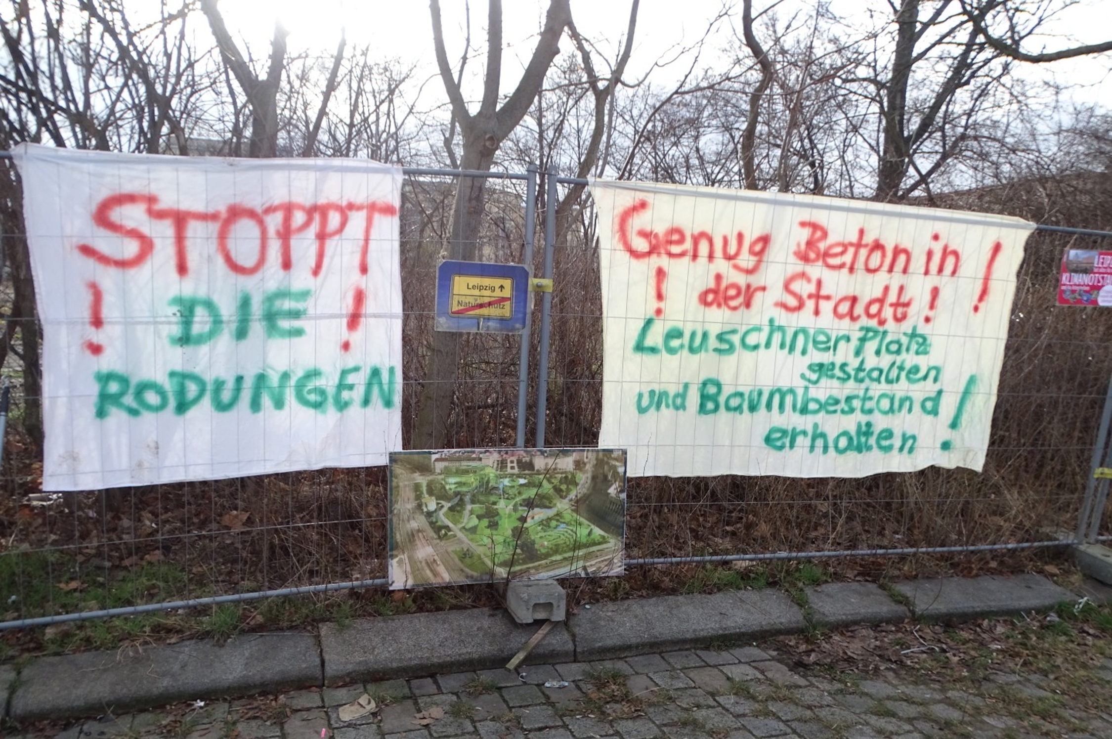 Protest gegen die Baumfällungen am Wilhelm-Leuschner-Platz. Foto: NABU Leipzig
