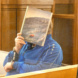 Der rechtskr&auml;ftig verurteilte Gewaltverbrecher Christian F. sitzt am Mittwoch hinter Plexiglasscheiben im Landgericht Leipzig. &copy; Lucas B&ouml;hme