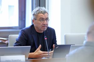 Thomas Dienberg (Bündnis 90/Die Grünen), Beigeordneter für Stadtentwicklung und Bau, im Leipziger Stadtrat am 02.09.2026. Foto: Jan Kaefer