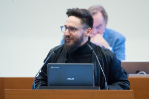 Sascha Jecht (BSW) im Leipziger Stadtrat am 30.09.2026. Foto: Jan Kaefer