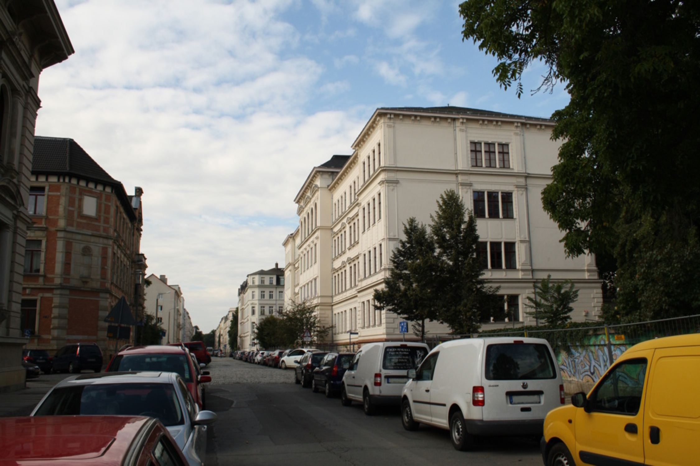 Die Sebastian-Bach-Stra&szlig;e im Bachviertel. Foto: Ralf Julke