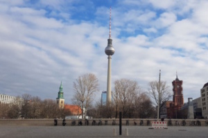 Berlin mit Marienkirche, Fernsehturm und Rotem Rathaus. Foto: Marko Hofmann