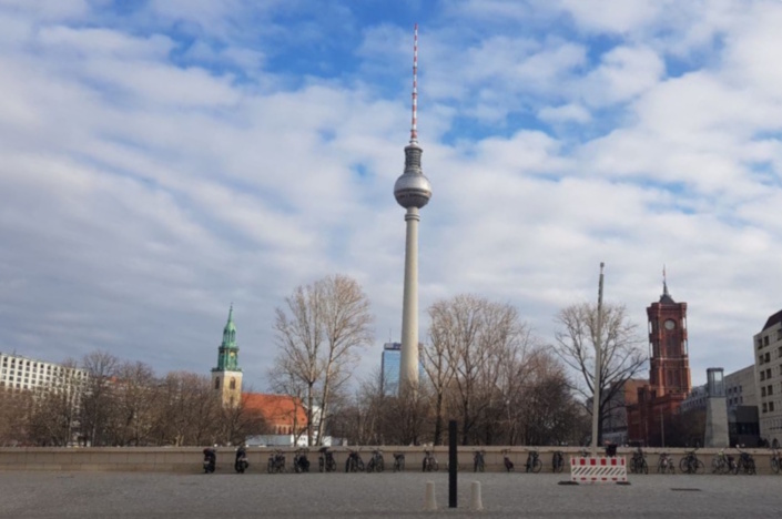 Berlin mit Marienkirche, Fernsehturm und Rotem Rathaus. Foto: Marko Hofmann