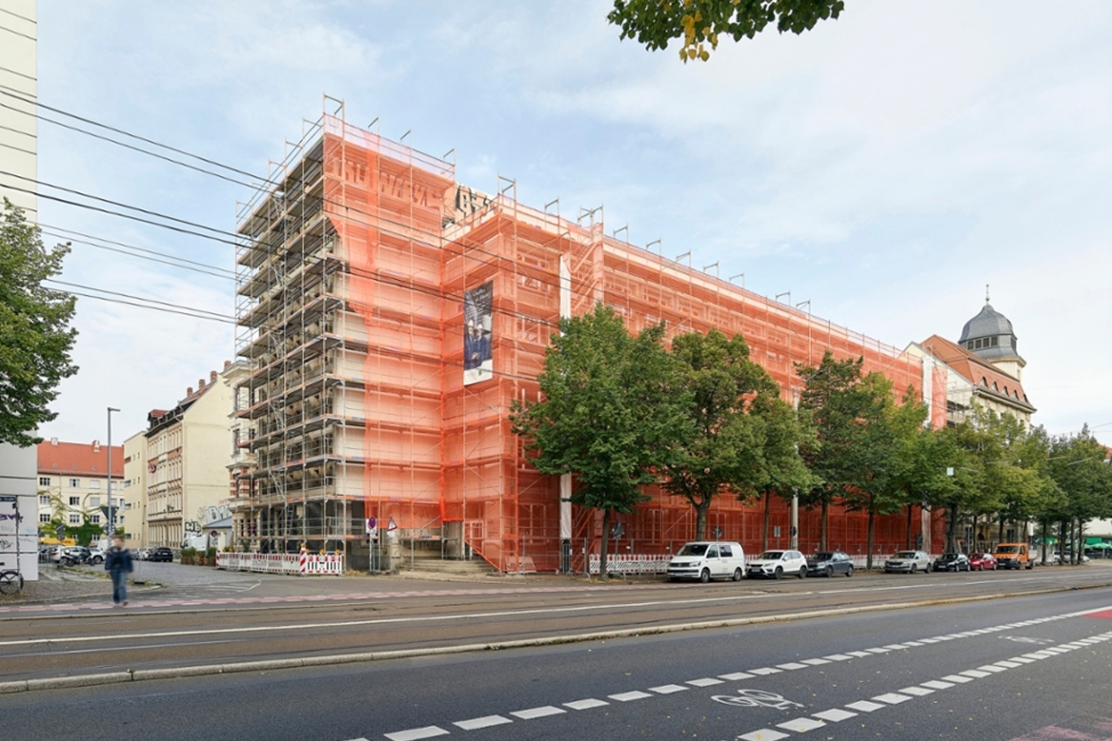 Fassadengerüst am Geutebrück-Bau der HTWK Leipzig. Foto: Michael Moser