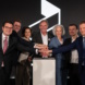 Smart Infrastructure Hub Leipzig eröffnet: Den Startknopf drückten der Rektor der HHL Leipzig Prof. Dr. Tobias Dauth, Dr. Gunnar Kaßberg von der Gründungsinitiative SMILE, Elisabeth Kaiser, Staatsministerin und Beauftragte der Bundesregierung für Ostdeutschland, der Leipziger Oberbürgermeister Burkhard Jung, die Rektorin der Universität Leipzig Prof. Dr. Eva Inés Obergfell, SpinLab-Leiter Eric Weber und der sächsische Ministerpräsident Michael Kretschmer (von links). Foto: Eric Kemnitz / Stadt Leipzig