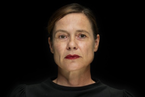 Anne Cathrin Buhtz als Bernarda Alba. Foto: Rolf Arnold