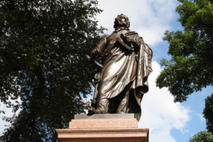 Das neue Mendelssohn-Denkmal am Dittrichring. Foto: Ralf Julke