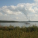 Blick über den Zwenkauer See zum Kohlekraftwerk Lippendorf. Foto: Ralf Julke