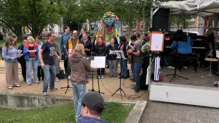 Impressionen Protestflügel - ProtestFlügelLied mit Crazy Generation Chor