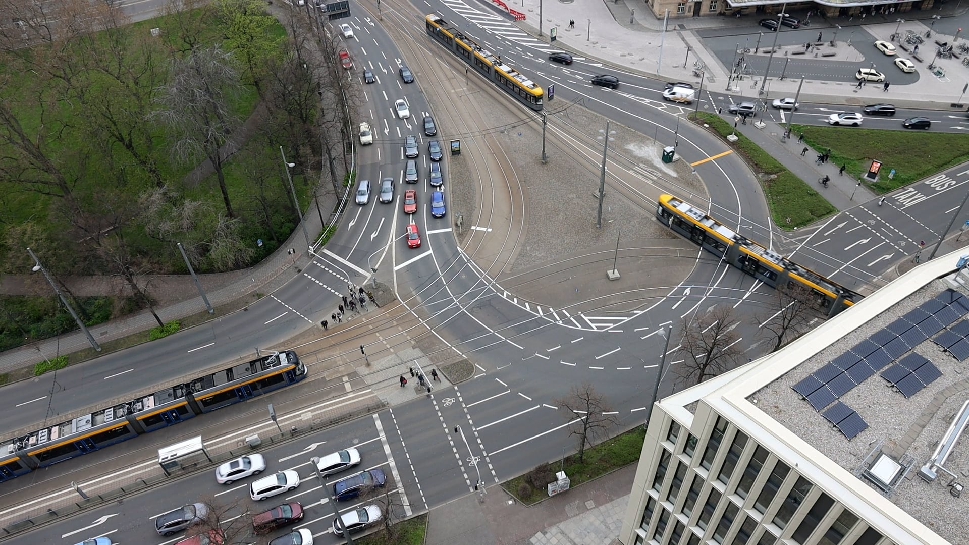 Neue Verkehrsleitung am Hauptbahnhof. Foto: LZ